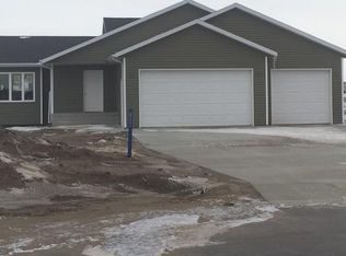 7100 Ashbury Cl, Bismarck, ND 58504