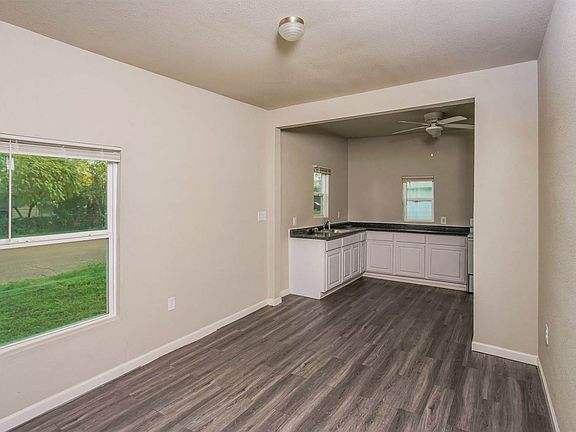 4th image of 2402 Summer Ave