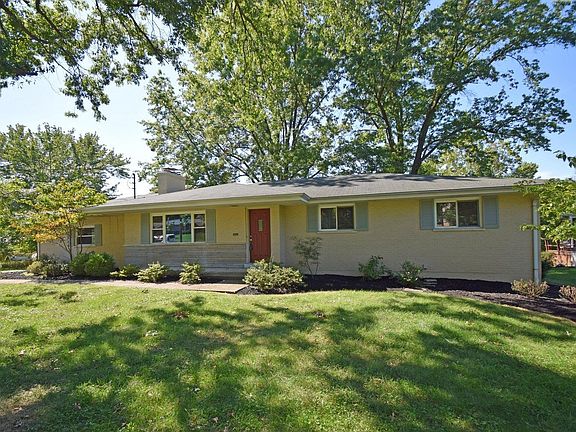 3rd image of 8555 Oakside Ct