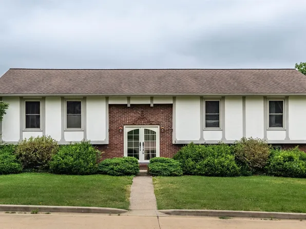 3 Peachtree Pl, Harrisburg, IL 62946