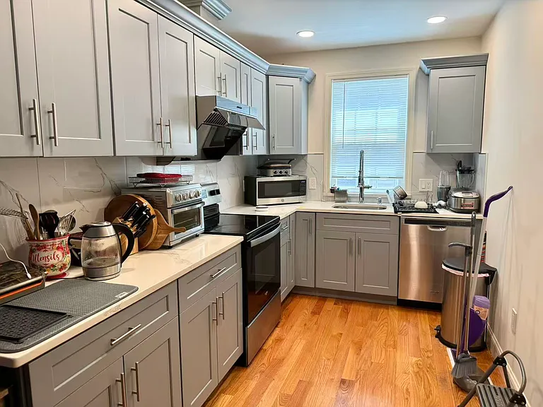 616R Main St #1 — Photo 3