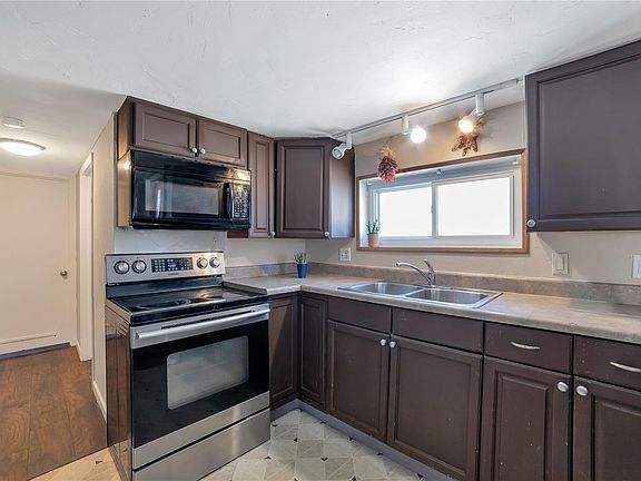 4th image of 269 N 10th Ave