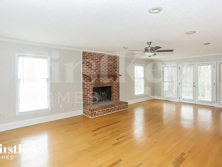 7117 Frances Irene Dr — Photo 4