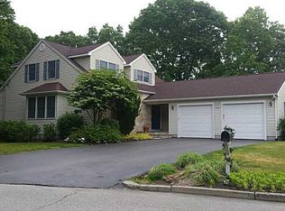 207 Tomahawk Trl, Cranston, RI 02921