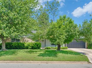 1103 W Cottonwood St, Rogers, AR 72758