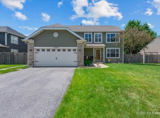 10975 Fairbluff Ave, Huntley, IL 60142