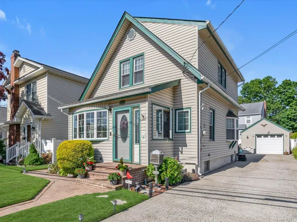 244 Rolling Street, Malverne, NY 11565