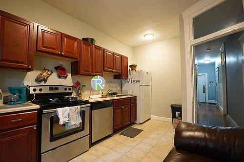 1379 Commonwealth Ave #4 Photo 1