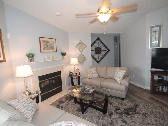 5th image of 276 Darenia Ln