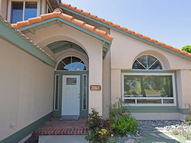2315 Birdie St — Photo 4