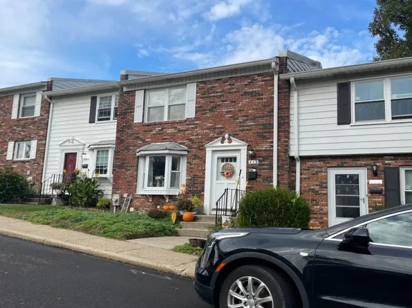419 Rutgers Ct, Bensalem, PA 19020