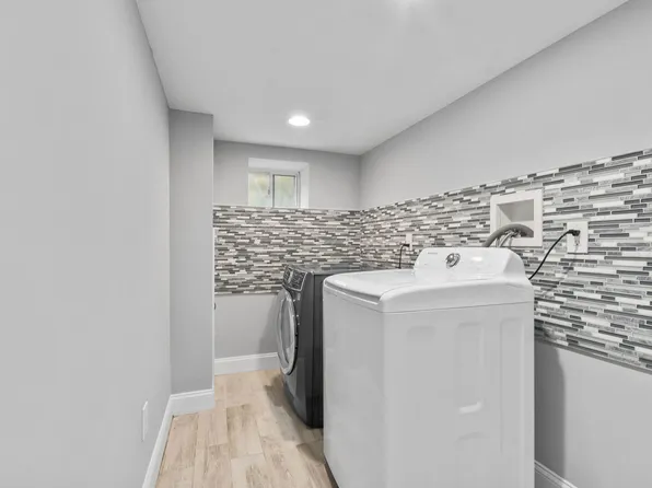 54 Lawton Avenue image 14 of 26