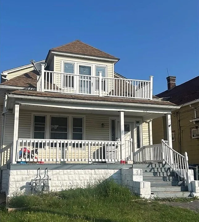 142 Roesch Ave