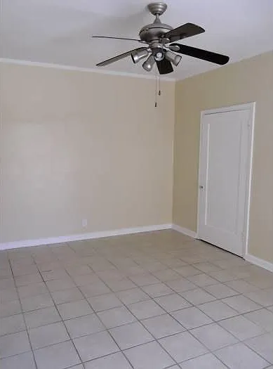 Studio, 575 sqft, $1,395 — Photo 3