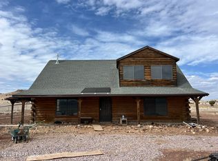 46950 N Falcon Flight Way, Ash Fork, AZ 86320