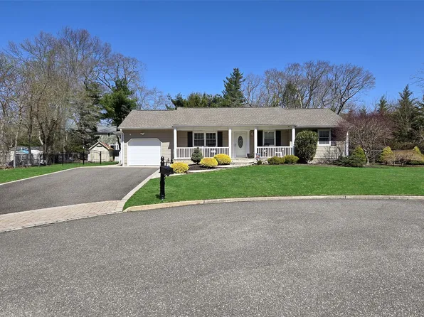 11 Addie Lane, Nesconset, NY 11767