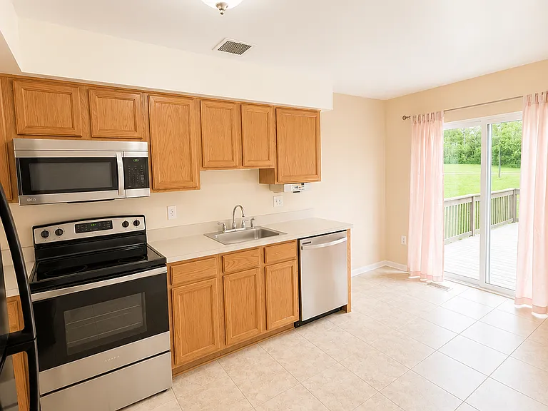 112 Galway Cir — Photo 12