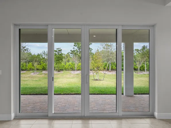 6481 High Pointe Circle, Vero Beach, FL 32967