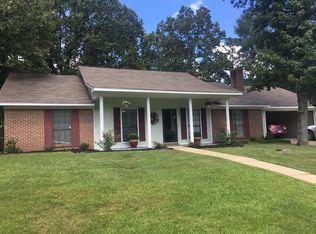 2202 Rosewood St, Tupelo, MS 38801