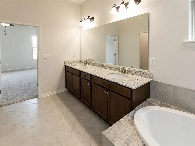 125 Dogwood Spring Dr — Photo 9