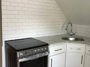 73 Bloomingdale Rd #2R, Levittown, NY 11756