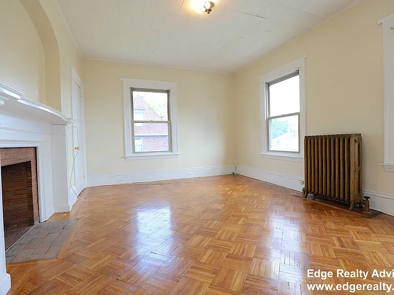 58 Leicester St #2 — Photo 10