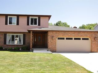 959 Remington Dr, North Tonawanda, NY 14120