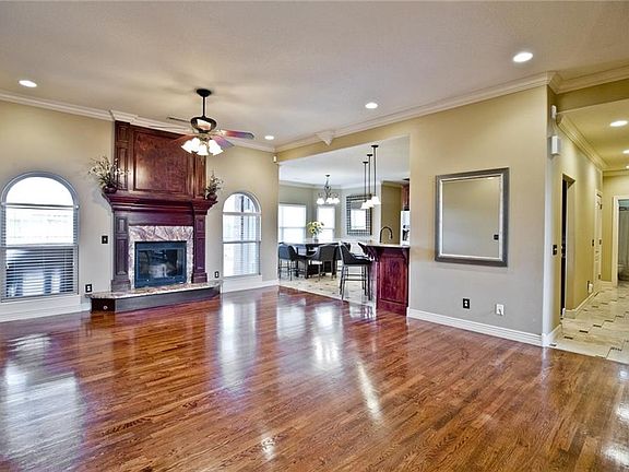 2nd image of 2309 SW Chinquapin Ave
