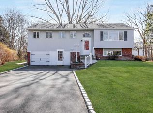 174 Ketay Dr S, East Northport, NY 11731