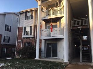 4325 Arrow Tree Dr APT B, Saint Louis, MO 63128