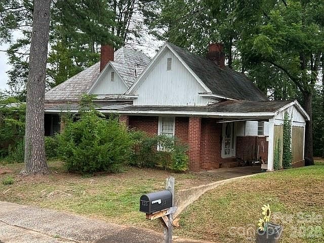 1st image of 129 Pine St