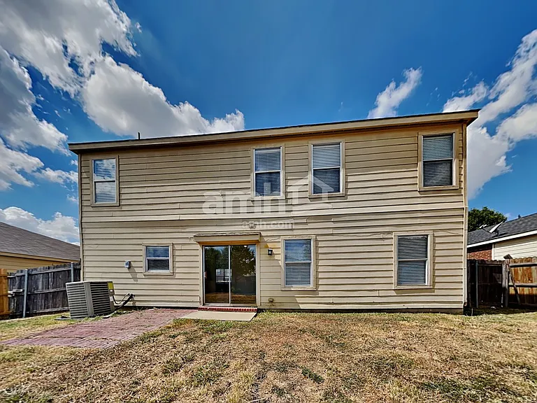 6735 Ambercrest Dr — Photo 21