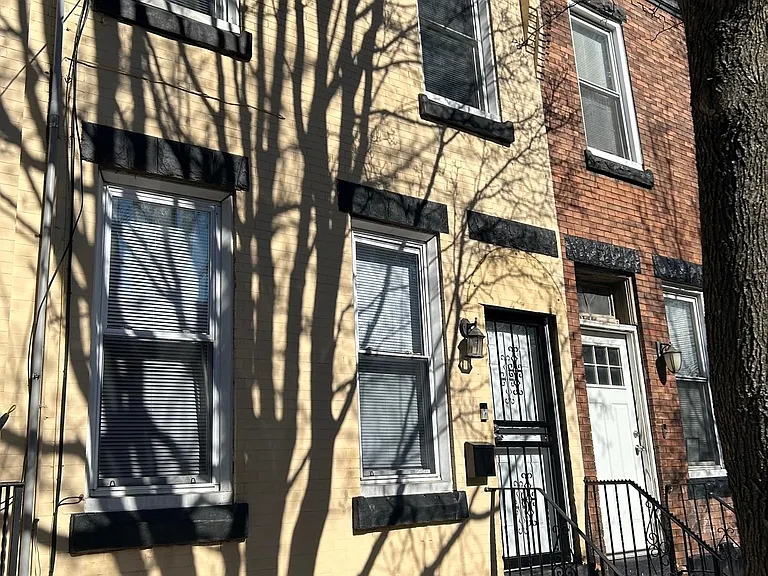 2519 W Gordon St — Photo 1