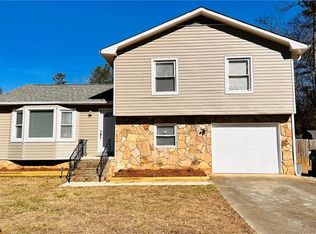 4 Hidden Valley Dr, Lawrenceville, GA 30044