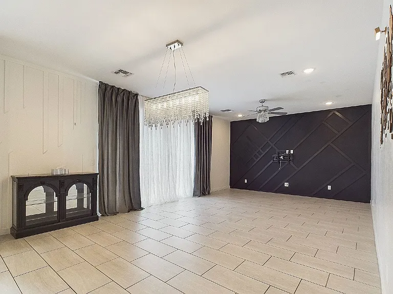 1133 N Jay Pl — Photo 13