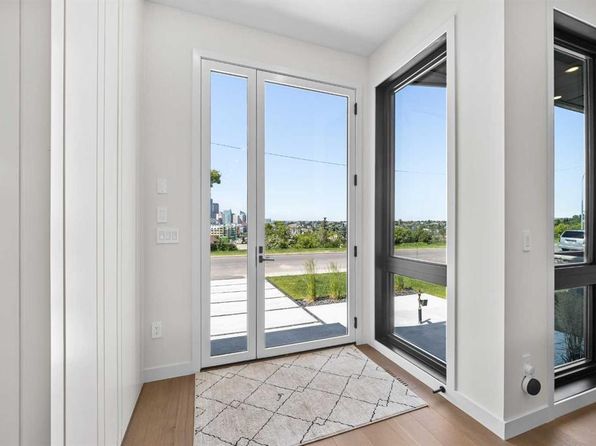 120 W 13th St NE, Calgary, AB T2E 4S1
