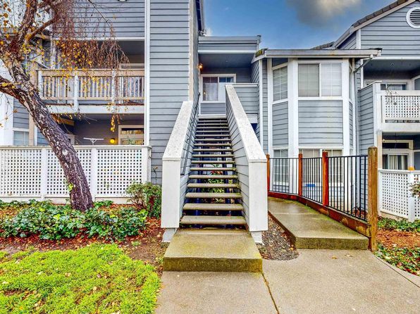 714 Waterford Pl, Pinole, CA 94564