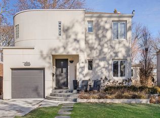 522 Uvedale Rd, Riverside, IL 60546