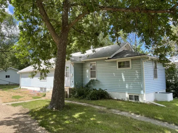1023 9th Ave, Brookings, SD 57006