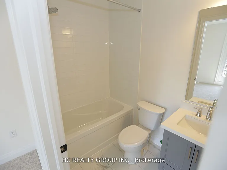 4245 Major Mackenzie Dr E — Photo 13