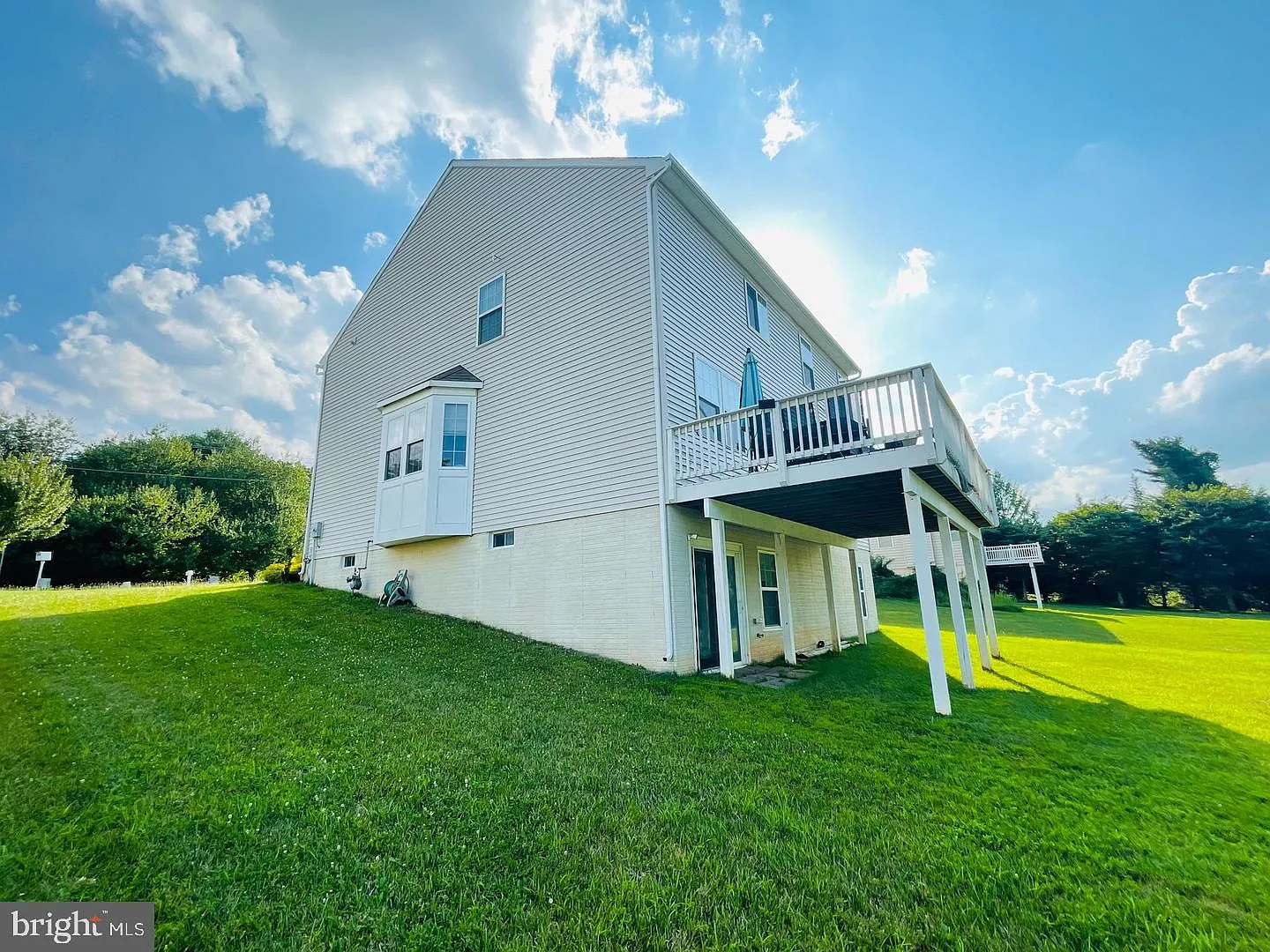 5 bed, 4.5 bath, 3690 sqft, $5,000 — Photo 3