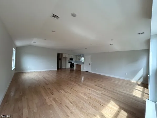 25 Brookside Ave #2, Irvington, NJ 07111