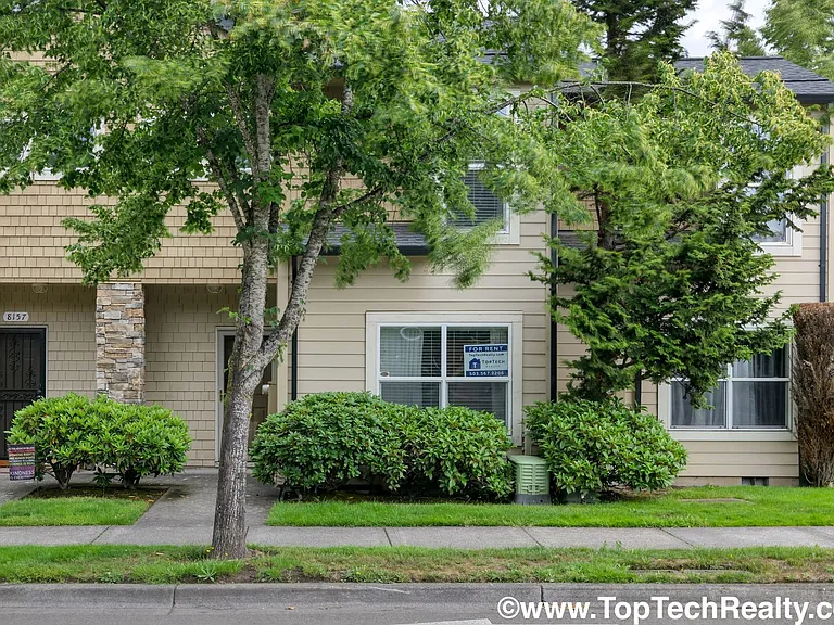8165 NE Wilkins St — Photo 1