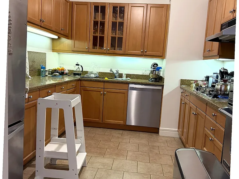 10 West St #25C — Photo 6