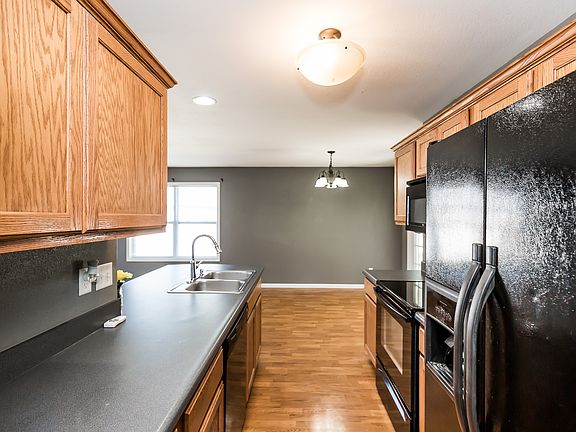 5th image of 338 16th Street Cir