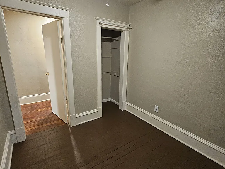 2840 Benton St — Photo 11