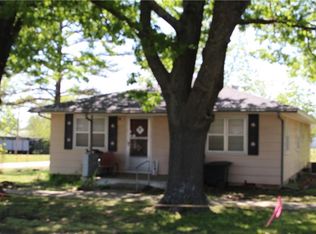 1101 N Mitacek Ave, Prague, OK 74864
