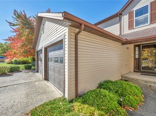 584 Topaz Ln, Brunswick, OH