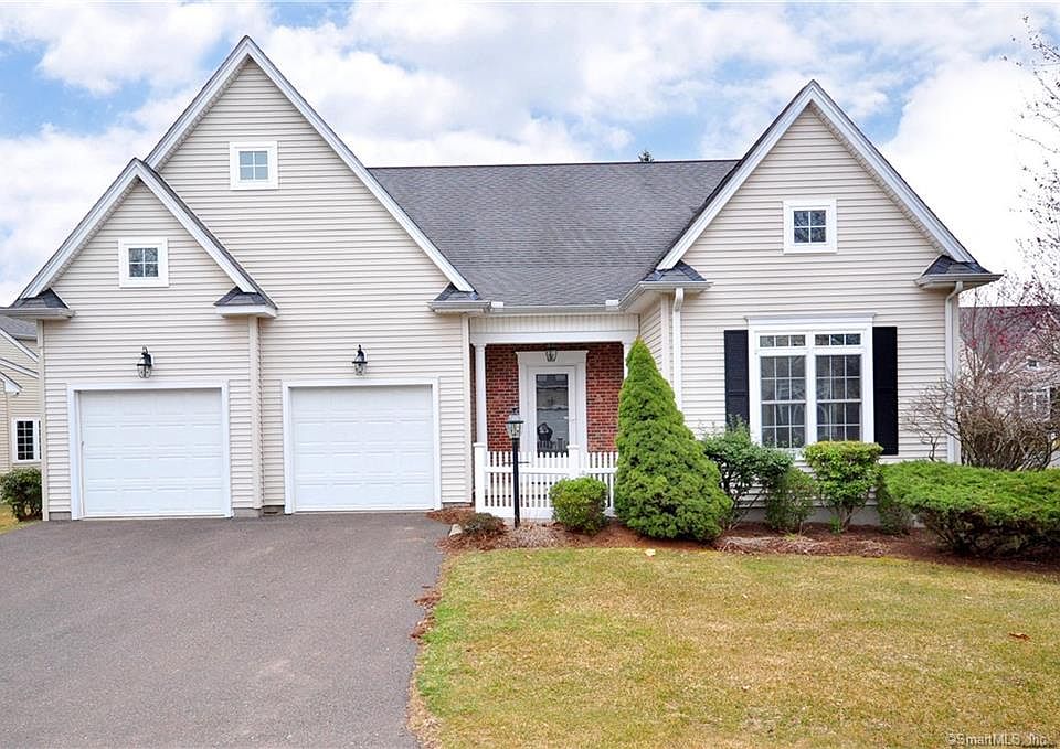 1st image of 401 Pembrooke Ln #401