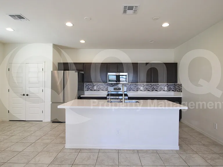 14238 W Bronco Trl — Photo 3